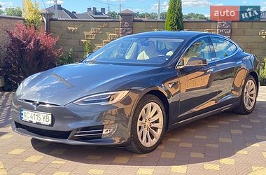 Ліфтбек Tesla Model S 2018 в Луцьку