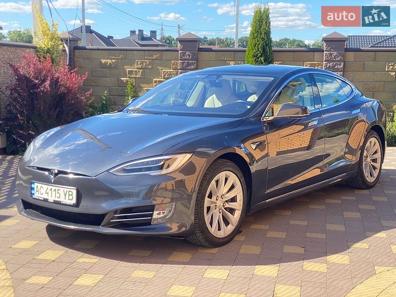 Ліфтбек Tesla Model S 2018 в Луцьку