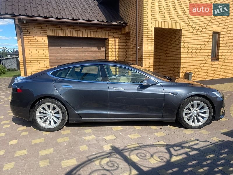 Ліфтбек Tesla Model S 2018 в Луцьку
