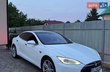 Лифтбек Tesla Model S 2014 в Львове