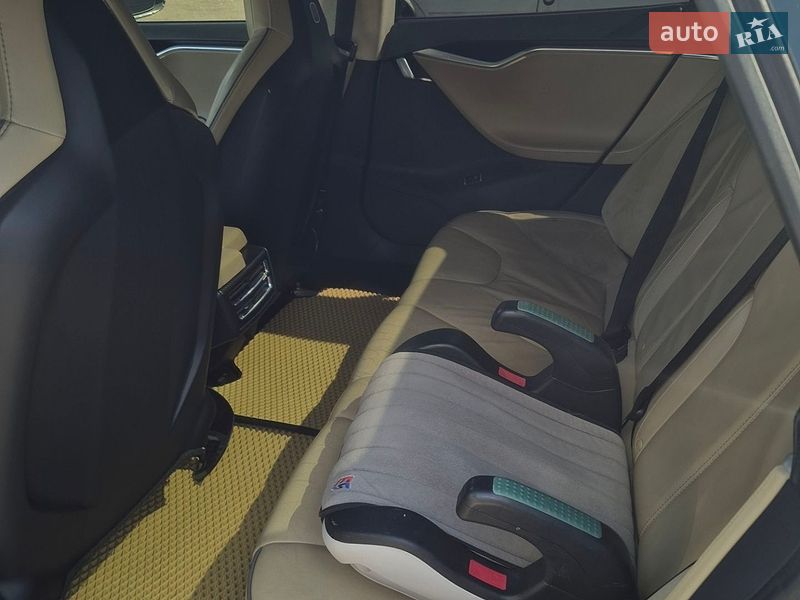 Лифтбек Tesla Model S 2012 в Днепре