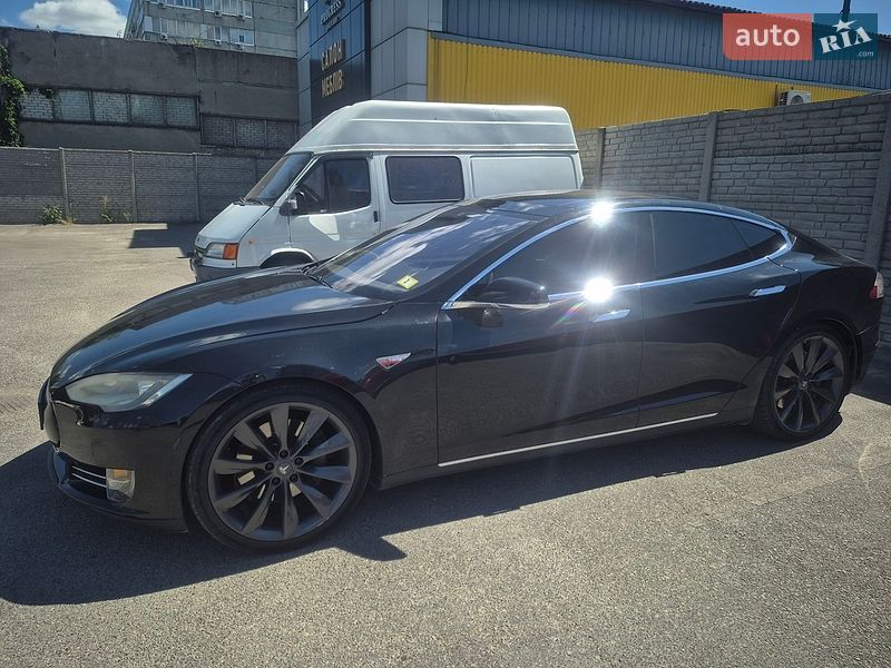 Лифтбек Tesla Model S 2012 в Днепре