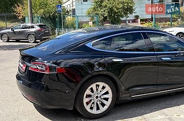 Ліфтбек Tesla Model S 2016 в Києві