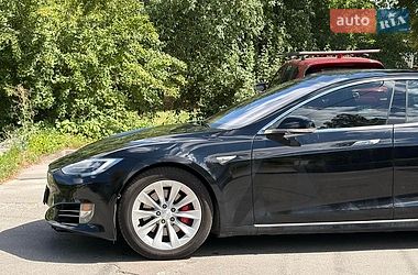 Ліфтбек Tesla Model S 2016 в Києві