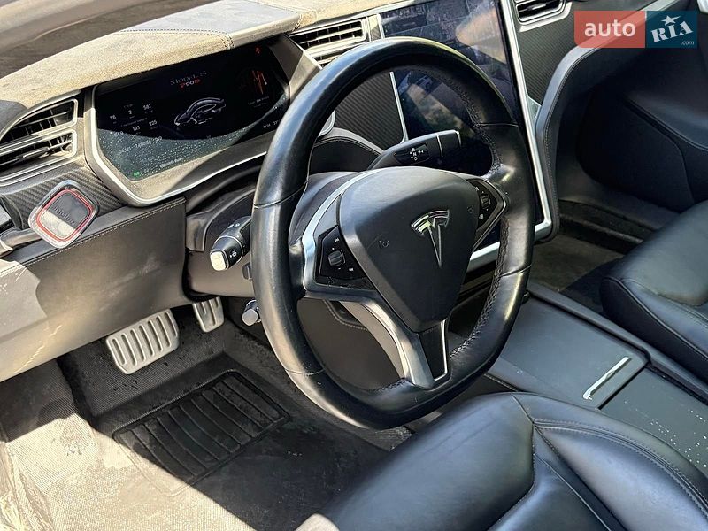 Ліфтбек Tesla Model S 2016 в Києві
