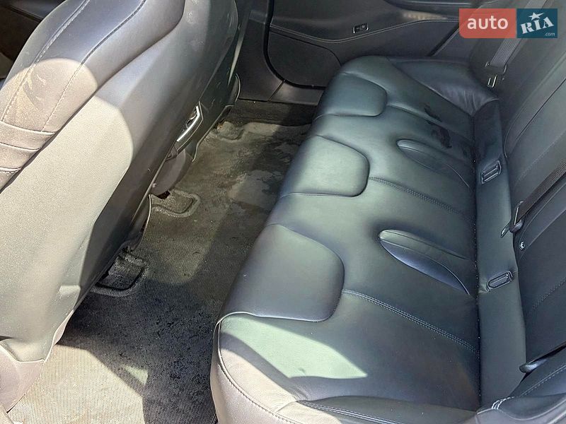 Ліфтбек Tesla Model S 2016 в Києві