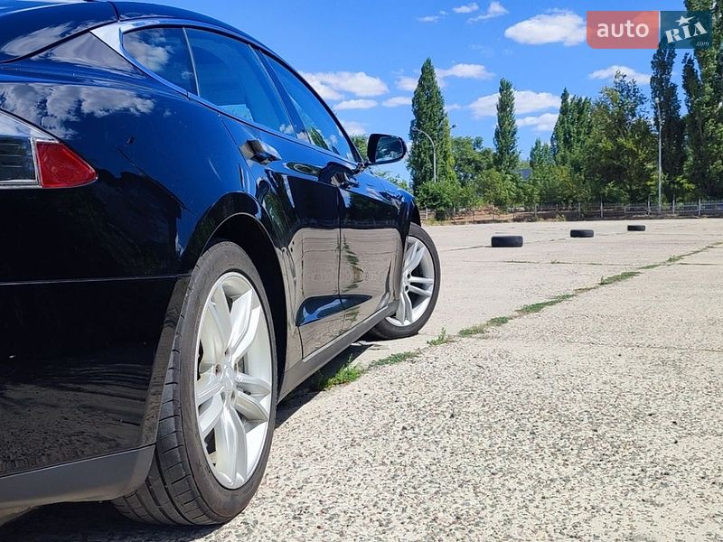 Ліфтбек Tesla Model S 2013 в Южноукраїнську фото 18 Ліфтбек Tesla Model S 2013 в Южноукраїнську