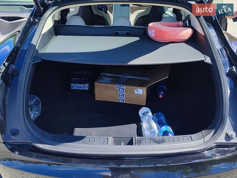 Ліфтбек Tesla Model S 2013 в Южноукраїнську фото 51 Ліфтбек Tesla Model S 2013 в Южноукраїнську