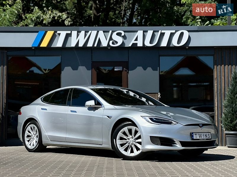 Лифтбек Tesla Model S 2016 в Одессе