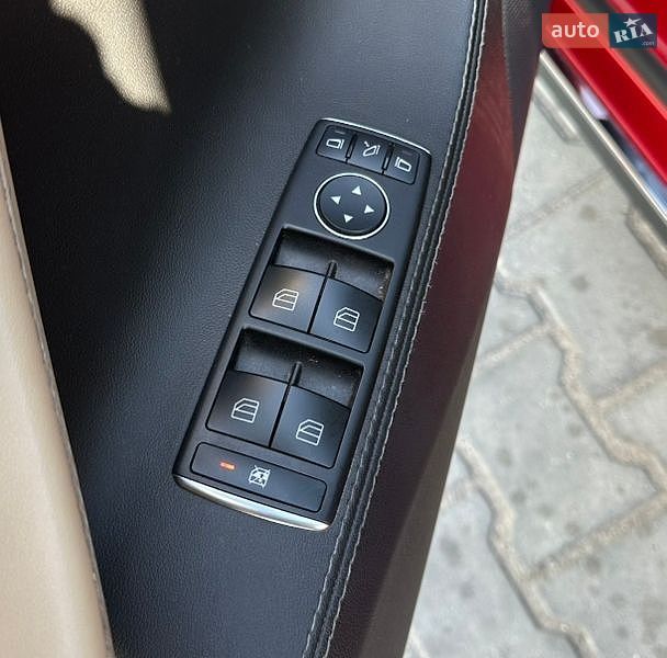 Ліфтбек Tesla Model S 2014 в Вінниці