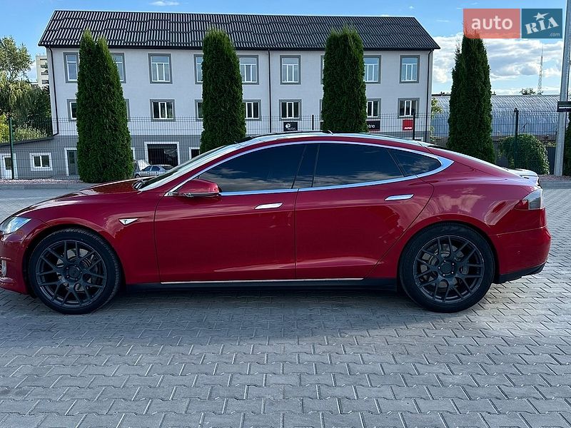 Ліфтбек Tesla Model S 2014 в Вінниці