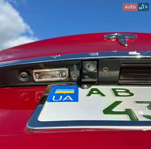 Ліфтбек Tesla Model S 2014 в Вінниці