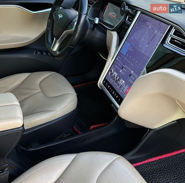Ліфтбек Tesla Model S 2014 в Вінниці