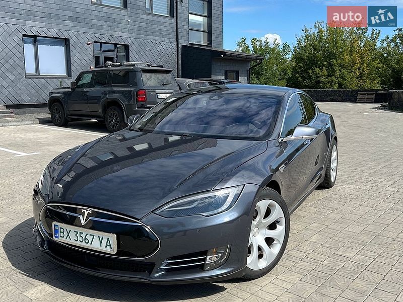 Ліфтбек Tesla Model S 2014 в Рівному