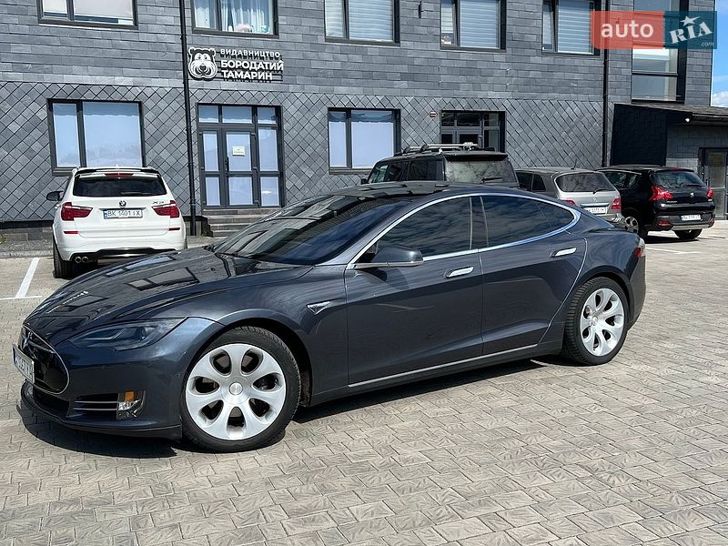 Ліфтбек Tesla Model S 2014 в Рівному