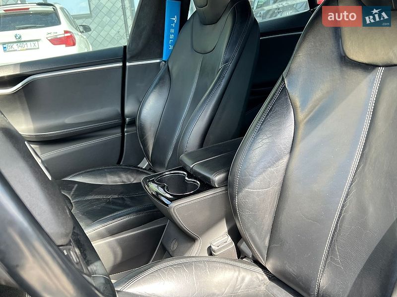 Ліфтбек Tesla Model S 2014 в Рівному
