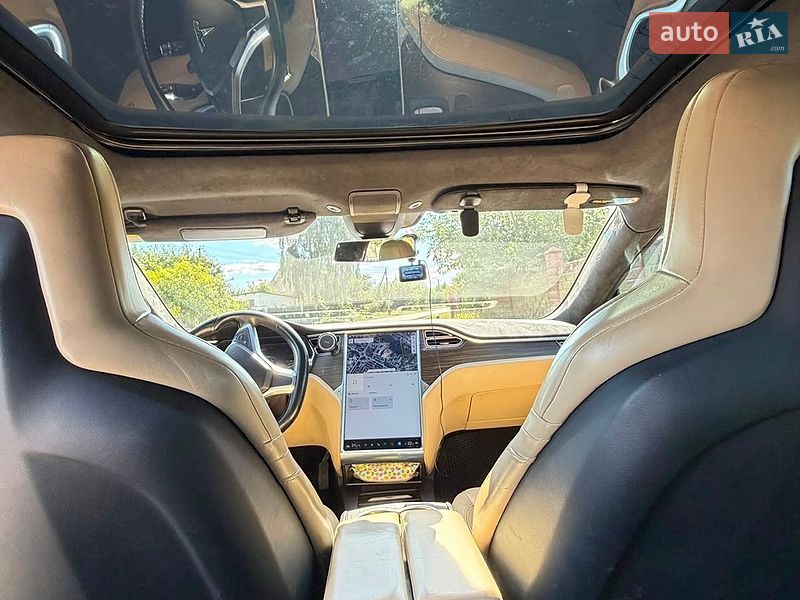 Ліфтбек Tesla Model S 2015 в Луцьку фото 14 Ліфтбек Tesla Model S 2015 в Луцьку