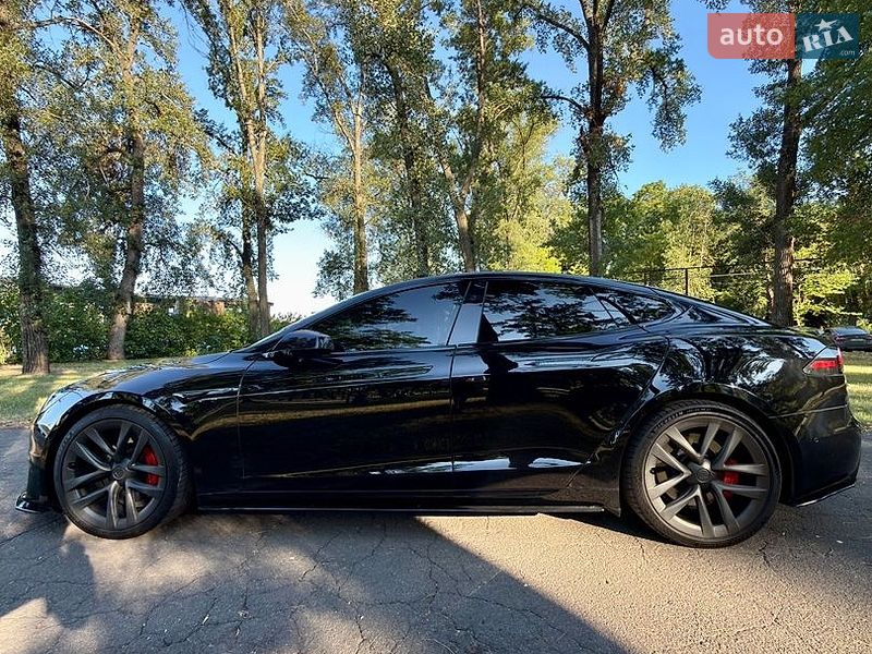 Лифтбек Tesla Model S 2021 в Киеве