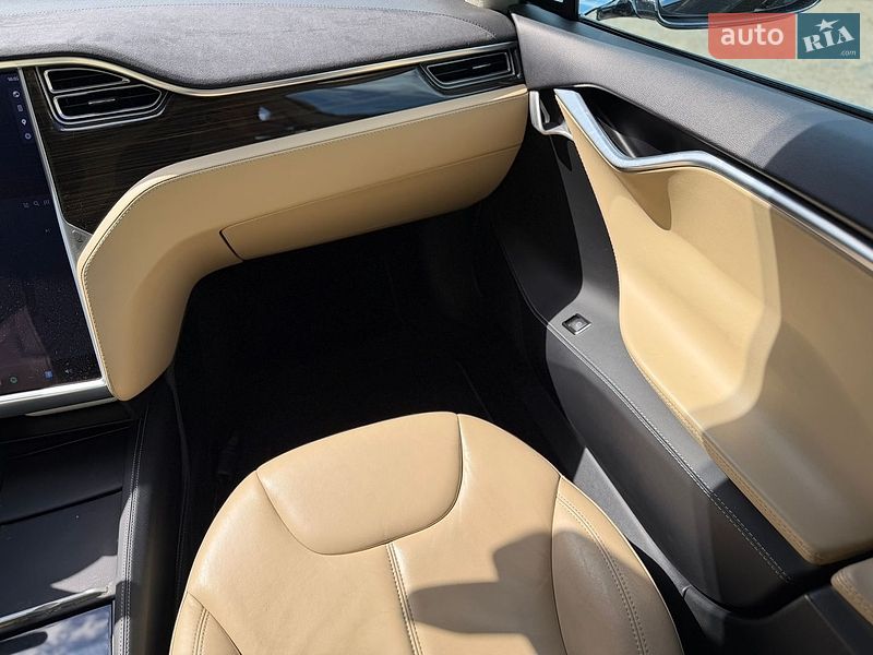 Лифтбек Tesla Model S 2015 в Черновцах фото 6 Лифтбек Tesla Model S 2015 в Черновцах