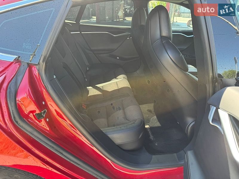 Ліфтбек Tesla Model S 2018 в Львові