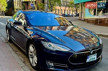 Ліфтбек Tesla Model S 2014 в Ірпені фото 4 Ліфтбек Tesla Model S 2014 в Ірпені