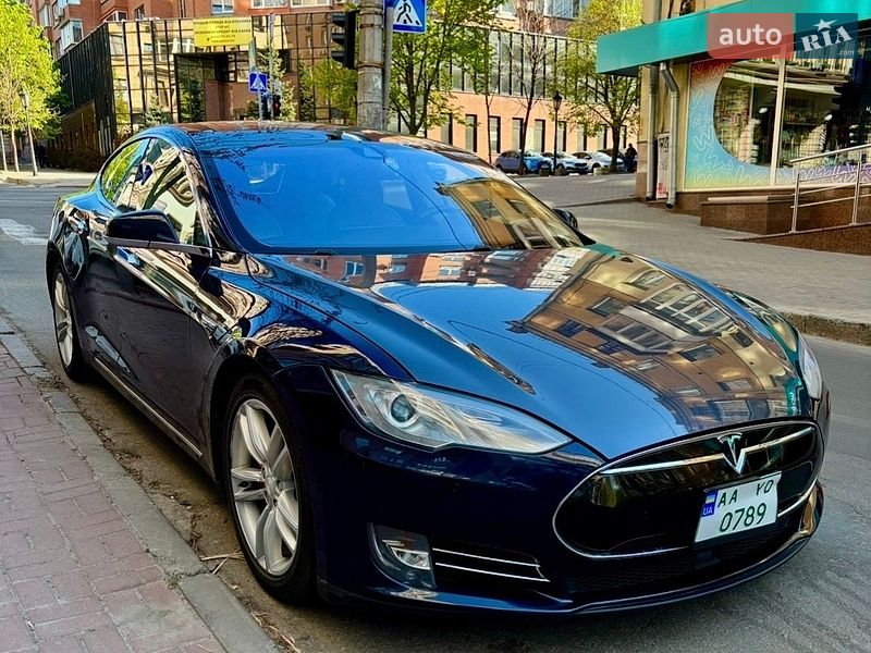 Ліфтбек Tesla Model S 2014 в Ірпені фото 4 Ліфтбек Tesla Model S 2014 в Ірпені