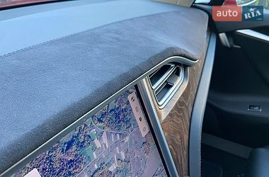Лифтбек Tesla Model S 2017 в Черновцах