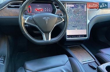 Лифтбек Tesla Model S 2017 в Черновцах