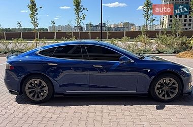 Лифтбек Tesla Model S 2017 в Софиевской Борщаговке