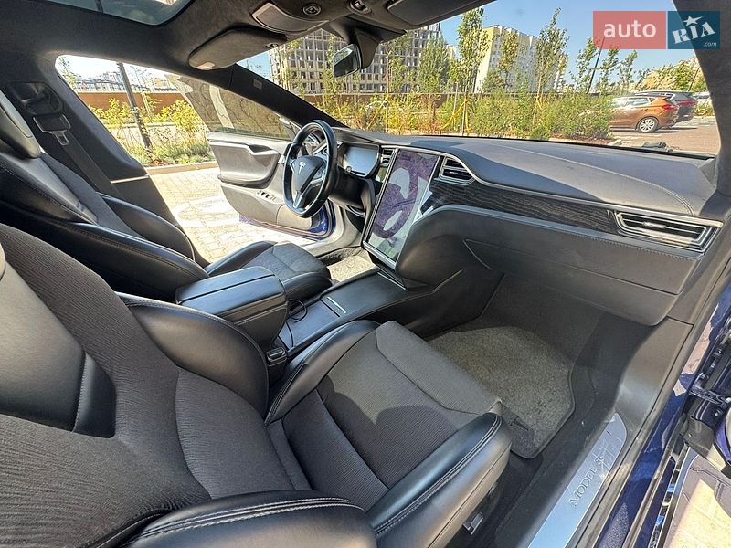 Лифтбек Tesla Model S 2017 в Софиевской Борщаговке