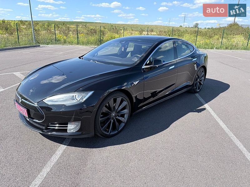 Ліфтбек Tesla Model S 2015 в Рівному