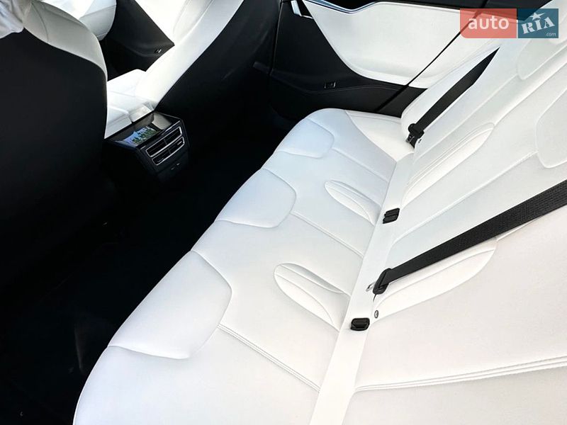 Лифтбек Tesla Model S 2017 в Ивано-Франковске фото 14 Лифтбек Tesla Model S 2017 в Ивано-Франковске