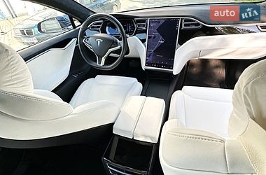 Лифтбек Tesla Model S 2017 в Ивано-Франковске