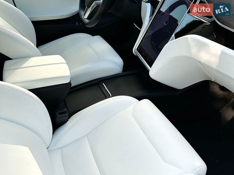 Лифтбек Tesla Model S 2017 в Ивано-Франковске фото 15 Лифтбек Tesla Model S 2017 в Ивано-Франковске