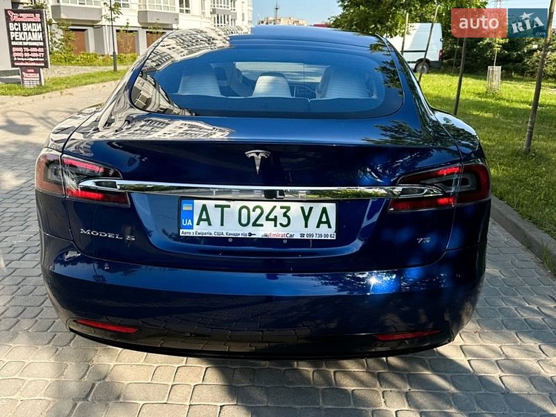 Лифтбек Tesla Model S 2017 в Ивано-Франковске