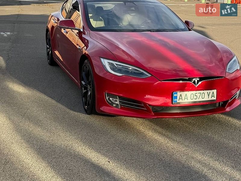 Tesla Model S 2018