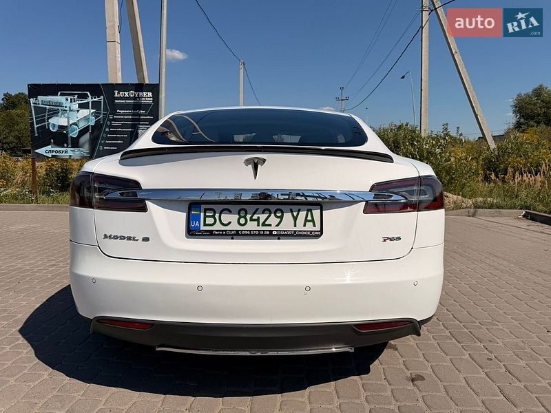 Ліфтбек Tesla Model S 2015 в Львові