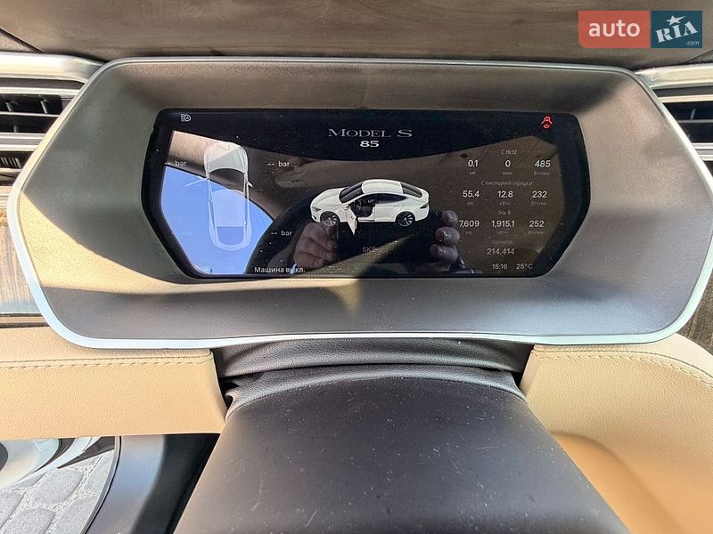 Ліфтбек Tesla Model S 2015 в Львові