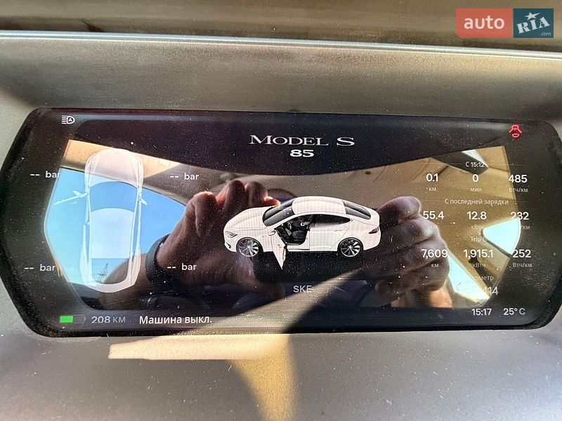 Ліфтбек Tesla Model S 2015 в Львові