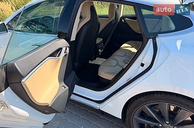 Ліфтбек Tesla Model S 2015 в Львові