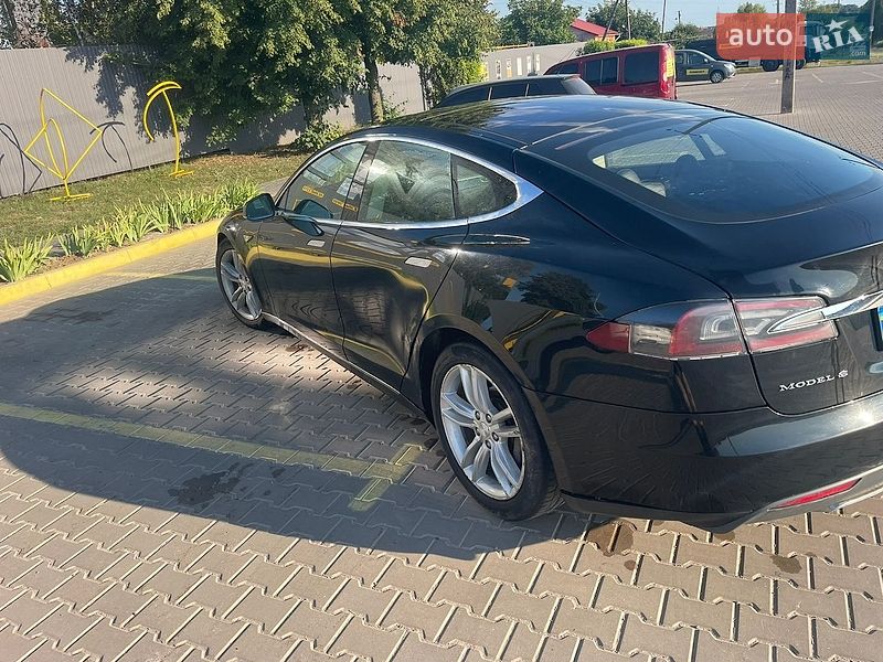 Лифтбек Tesla Model S 2013 в Полтаве