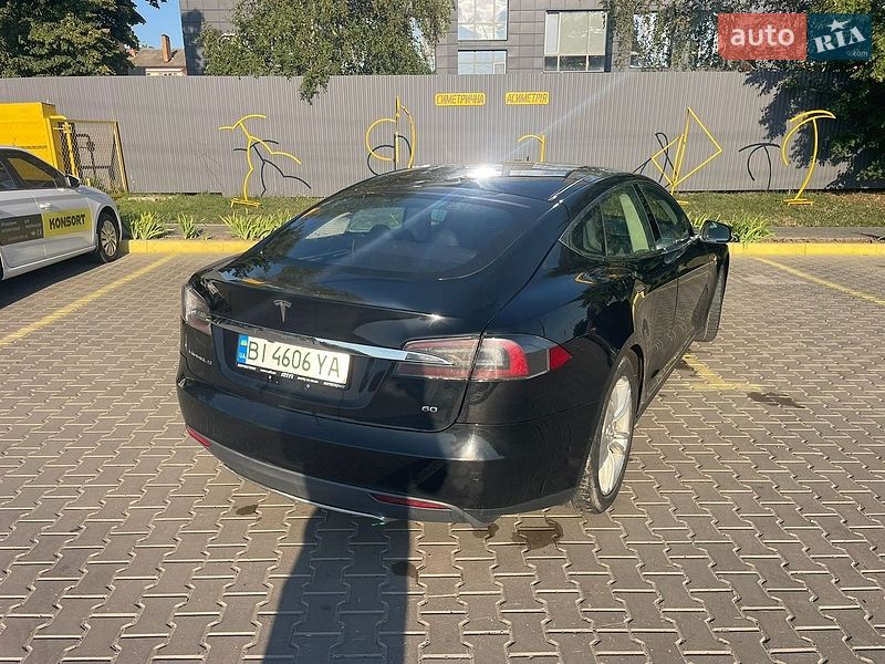 Лифтбек Tesla Model S 2013 в Полтаве