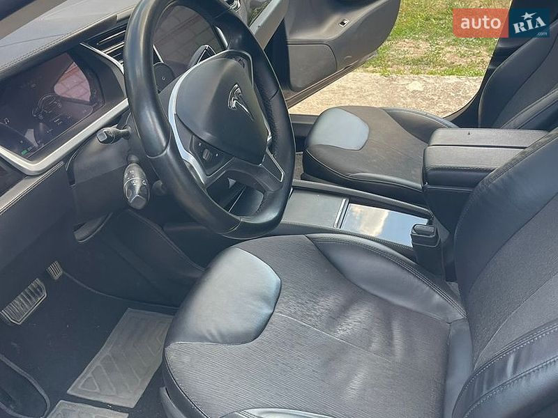 Лифтбек Tesla Model S 2013 в Полтаве