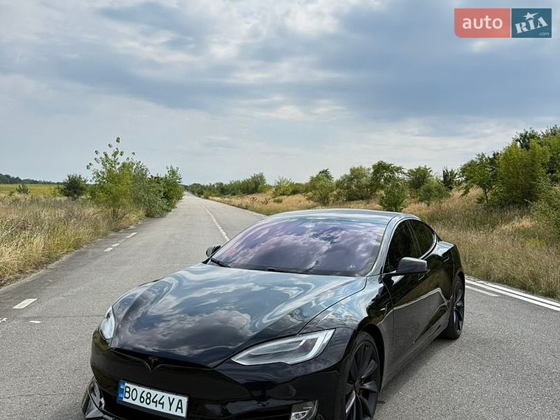 Лифтбек Tesla Model S 2020 в Тернополе