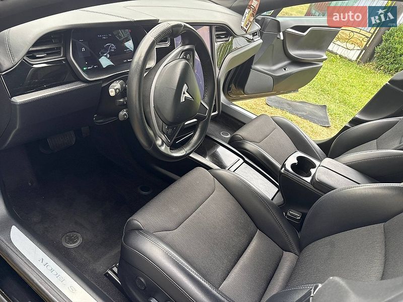 Лифтбек Tesla Model S 2018 в Коломые