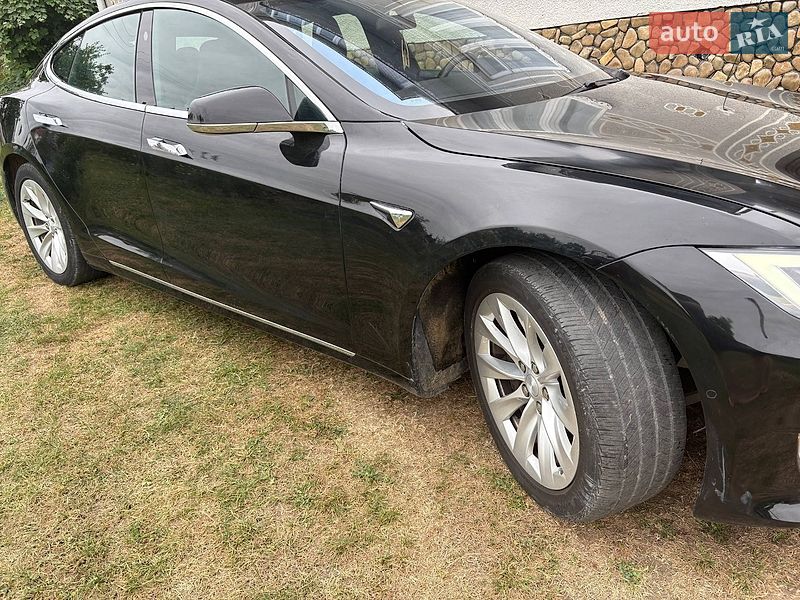 Лифтбек Tesla Model S 2018 в Коломые