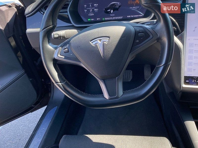 Лифтбек Tesla Model S 2018 в Днепре