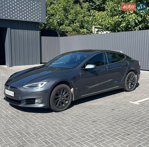 Лифтбек Tesla Model S 2017 в Каменец-Подольском