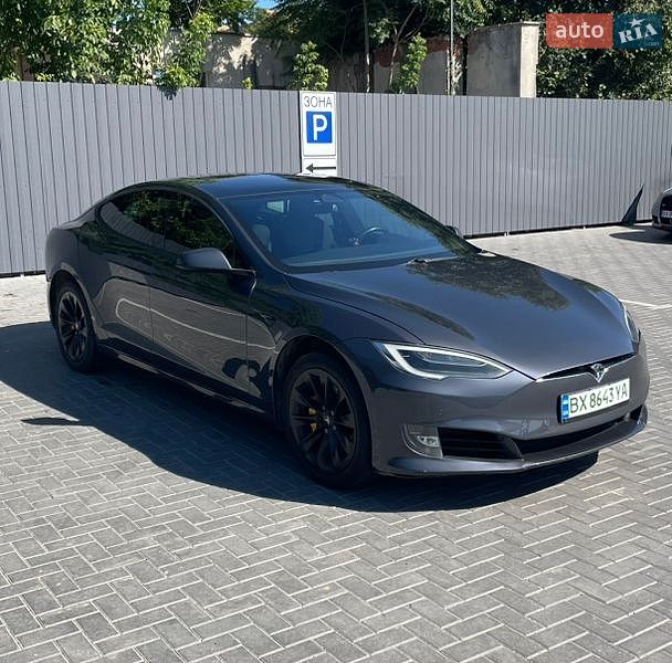 Лифтбек Tesla Model S 2017 в Каменец-Подольском