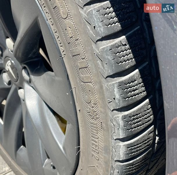 Лифтбек Tesla Model S 2017 в Каменец-Подольском